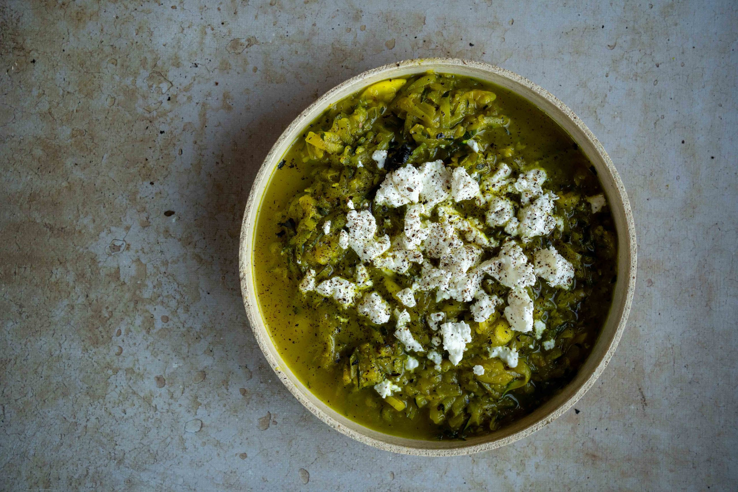 Soupe courgettes, citron et feta